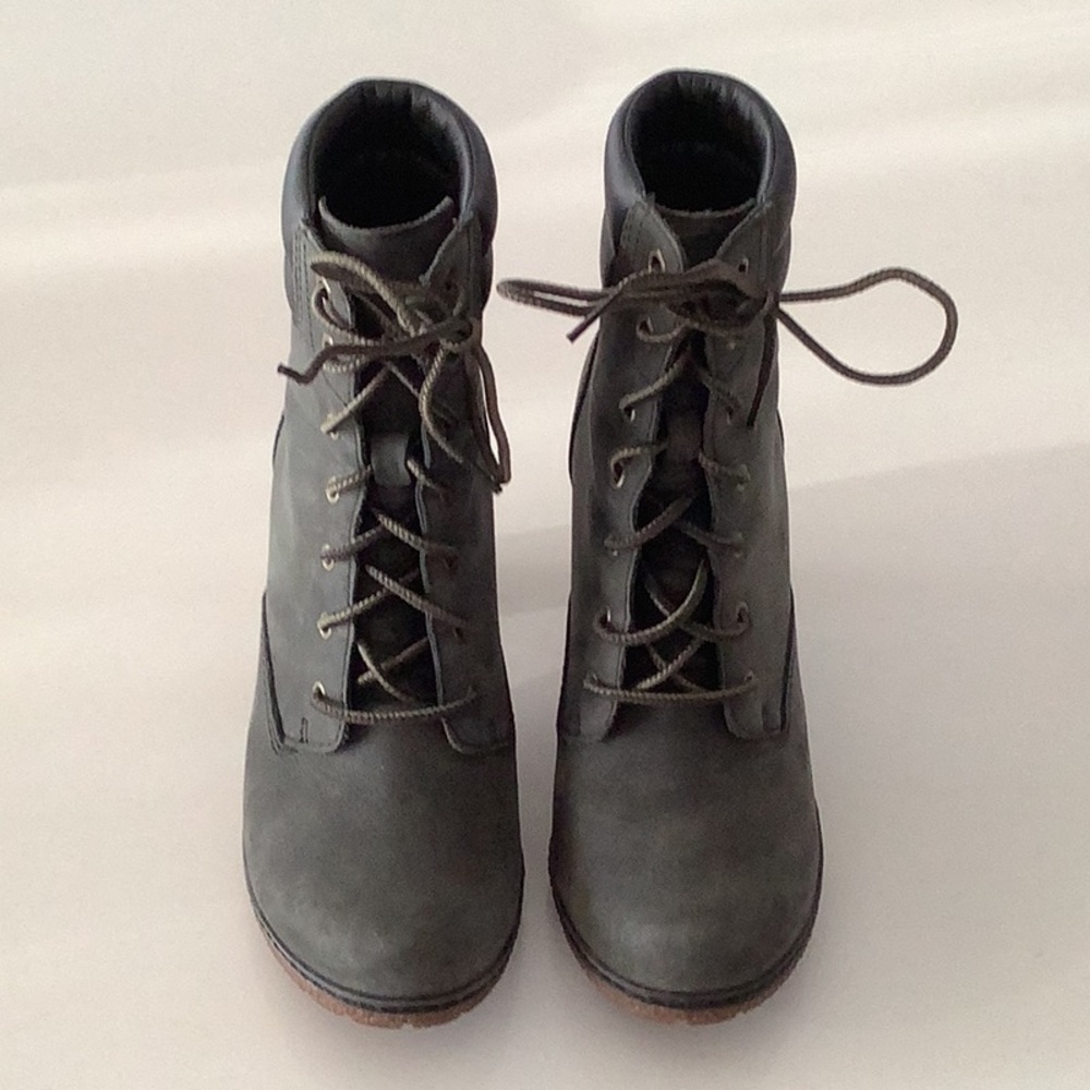WOMANS TIMBERLAND LACE UP BOOTS